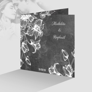 faire part mariage élégant et chic en fond ardoise avec jolies fleurs photo